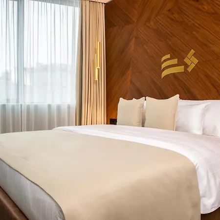 Pupin 5* ノヴィ・サド